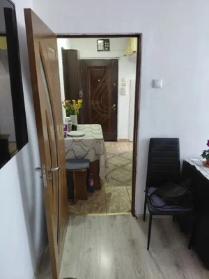 Apartament semidecomandat, 39 mp, zona Craiovita Noua - imagine 3