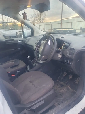 Dezmembrez Ford Transit Courier Trend 1.6 tdci 2015 - imagine 4