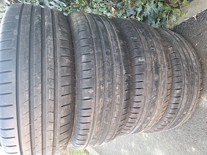 Set anvelope vara 205 55 16 + jante de tablă.