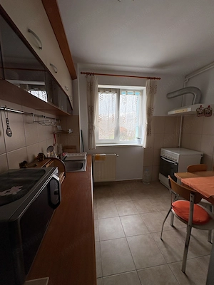 Câmpina - Apartament 3 camere-mobilat modern - 400 Euro luna - imagine 7