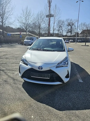 Toyota Yaris Hybrid 1.5 - imagine 3