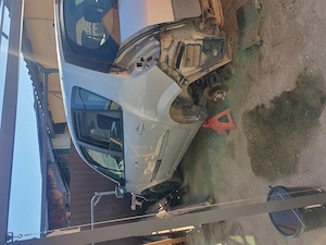 Dezmembrez Renault Scenic II - imagine 3