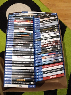 Vând 59 de jocuri de ps4 și un joc de ps5 ca noi 