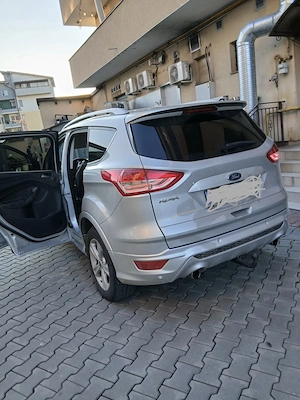 Persoana fizică vând un Ford Kuga an 2016 km 226526 4x4 automat