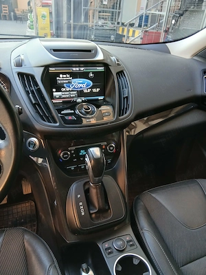 Persoana fizică vând un Ford Kuga an 2016 km 226526 4x4 automat - imagine 5