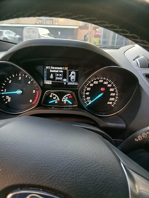 Persoana fizică vând un Ford Kuga an 2016 km 226526 4x4 automat - imagine 6