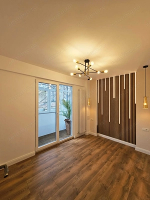 Apartament 2 camere - Piata Victoriei, renovat complet, ideal investitie. - imagine 2