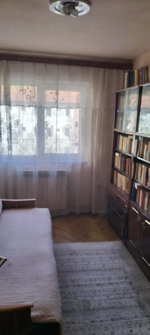 vind apartament 3 camere zona Centrala, etaj 2 - imagine 6