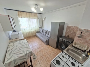 proprietar  închiriez garsonieră dublă , decomandată, în Faleză Nord, str. Unirii