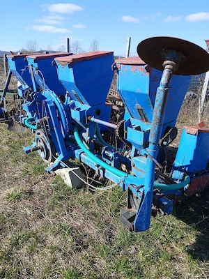 vând semanatoare de porumb  - imagine 2