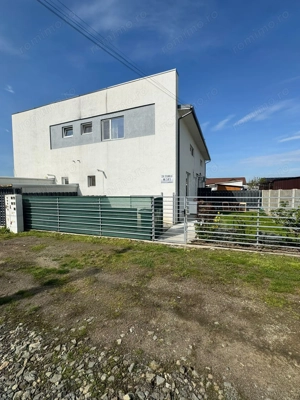 Casă înșiruită modernă – 3 camere, 2 băi 100.000 Euro