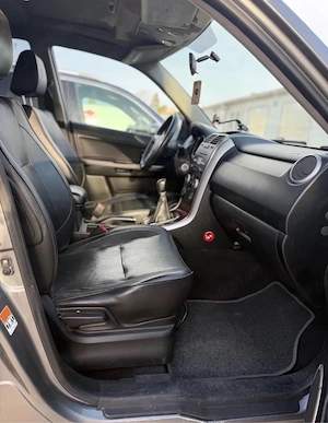 Suzuki Grand Vitara de 1,9 Disel 4 4 din 2007 - imagine 2