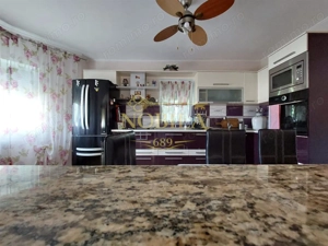 Vila de vanzare P+1 si  4200 mp teren in Com Livezi - imagine 6