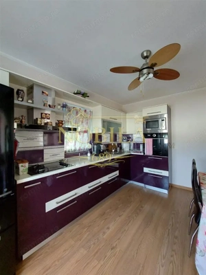 Vila de vanzare P+1 si  4200 mp teren in Com Livezi - imagine 14