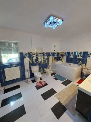 Vila de vanzare P+1 si  4200 mp teren in Com Livezi - imagine 19