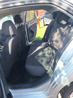 Vând Volkswagen Jetta 1.6 TDI, 105 CP, an 2010 - imagine 10