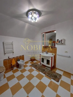 Vila de vanzare P+1 si  4200 mp teren in Com Livezi - imagine 20