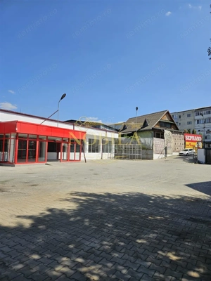 CLADIRE INDIVIDUALA ( SPATIU COMERCIAL) CU TEREN DE VANZARE IN ONESTI - imagine 5