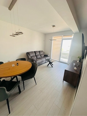 inchiriez apartament 2 camere