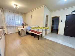 Apartament 2 camere Bloc Nou CENTRU Balcon Mansarda Boxa 12 mp Parcare Mobilat - imagine 7