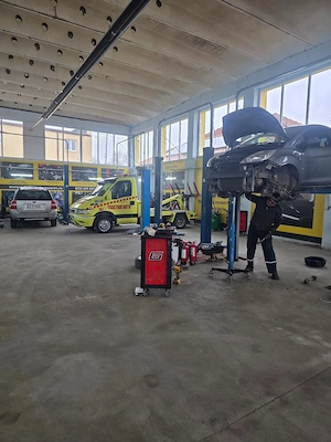 Service auto MaxRev - reparatii suspensii si articulatii