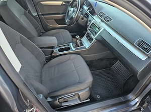 Volkswagen Passat B7, 1.6 TDI, 105 CP, Masina de familie - imagine 7