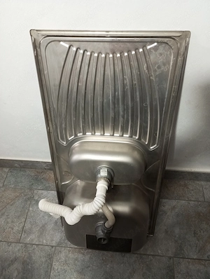 Vind chiuvetă dublă de inox de bucătărie aproape nouă 100 50cm.la preț de 265 roni