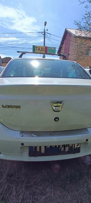 Vând Dacia Logan 