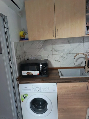 Vând garsoniera titan 15m