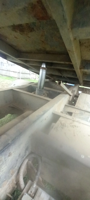 dezmembrez Nissan cabstar  - imagine 2