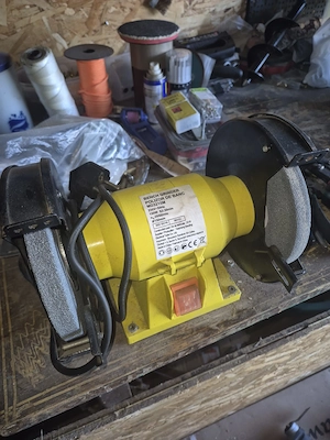 Scule second hand nou