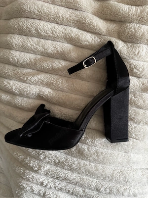 Sandale femei negri comfortabili noi!