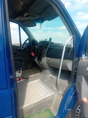 Microbuz Mercedes Sprinter 20 locuri - imagine 6