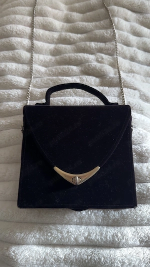 Geantă umăr mică neagră și ușoară!