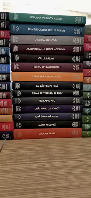 Colectie Carti Agatha Christie, 57 de carti copertate 