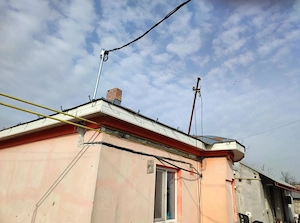 Proprietate cu potențial ridicat   două corpuri locuință + anexă, toate utilitățile   Roșiori de V. 