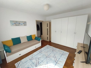 Închiriez apartament cu o cameră, zona Gării Atrium mall 