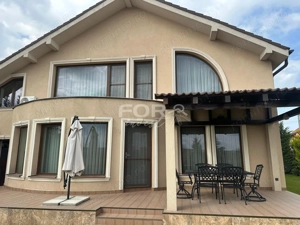 Vilă elegantă de vânzare în Oradea - imagine 3