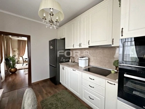 Vilă elegantă de vânzare în Oradea - imagine 13