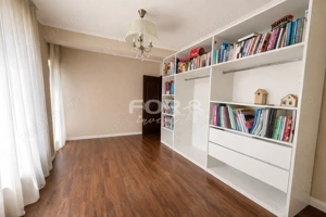 Vilă elegantă de vânzare în Oradea - imagine 11