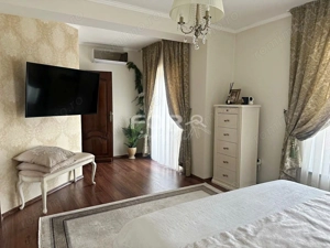 Vilă elegantă de vânzare în Oradea - imagine 8