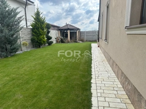 Vilă elegantă de vânzare în Oradea - imagine 17