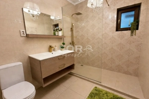 Vilă elegantă de vânzare în Oradea - imagine 20