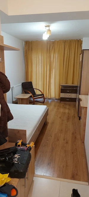 Inchiriez garsoniera in Pitesti , zona Big , Bloc MAIA 5  , Suprafata  32 mp, Et 2 5