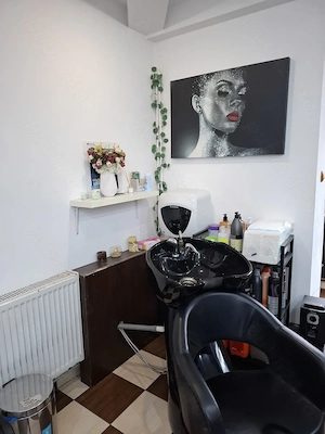 Inchiriez post coafor frizerie 