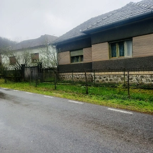 Case și teren de vânzare - imagine 2