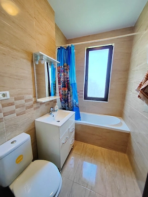 Închiriez apartament cu 2 camere în bloc nou cu loc de parcare  - imagine 4