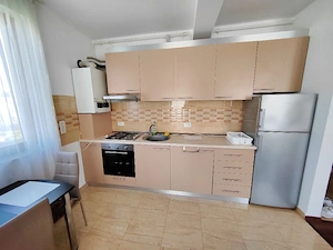 Închiriez apartament cu 2 camere în bloc nou cu loc de parcare 