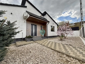 Casa cu 4 camere moderna de vanzare, teren 550 mp, in Budiu Mic