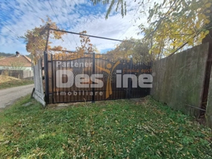 Casă bătrânească de vânzare – Comănești, cartier Straja  la  5 minute de oraș